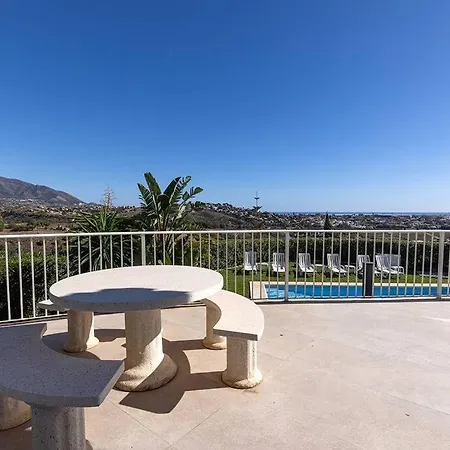 فيلة 010 Luxurious 4 Bed Villa, Private Pool And Sea Views
