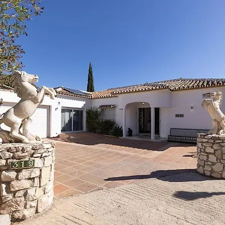 010 Luxurious 4 Bed Villa, Private Pool And Sea Views * Santa Fe de los Boliches