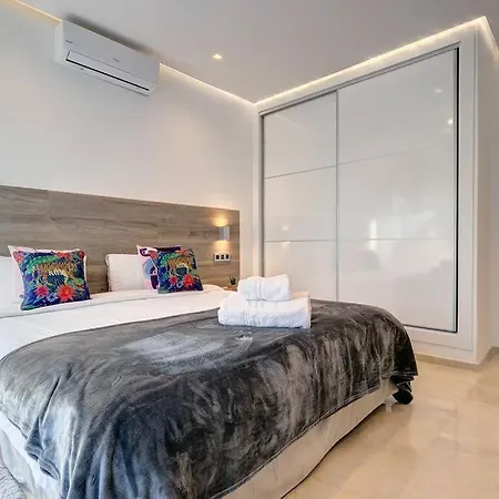 010 Luxurious 4 Bed Villa, Private Pool And Sea Views Villa *