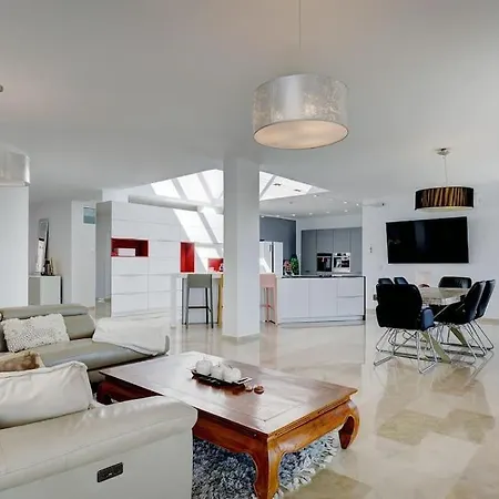 010 Luxurious 4 Bed Villa, Private Pool And Sea Views * Santa Fe de los Boliches