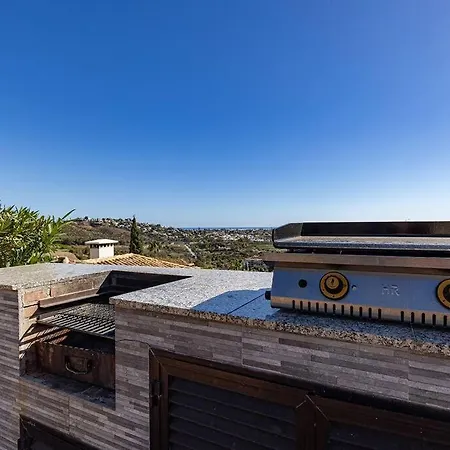 010 Luxurious 4 Bed Villa, Private Pool And Sea Views